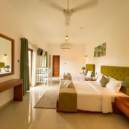 J Leaf Hotel By Blue Bird Negombo Ngoại thất bức ảnh