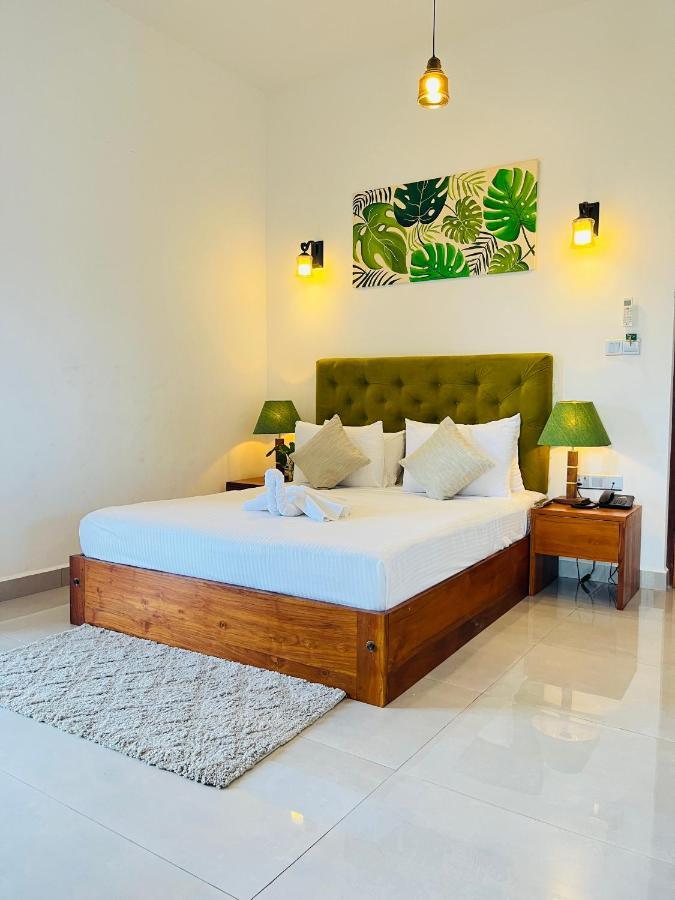 J Leaf Hotel By Blue Bird Negombo Ngoại thất bức ảnh