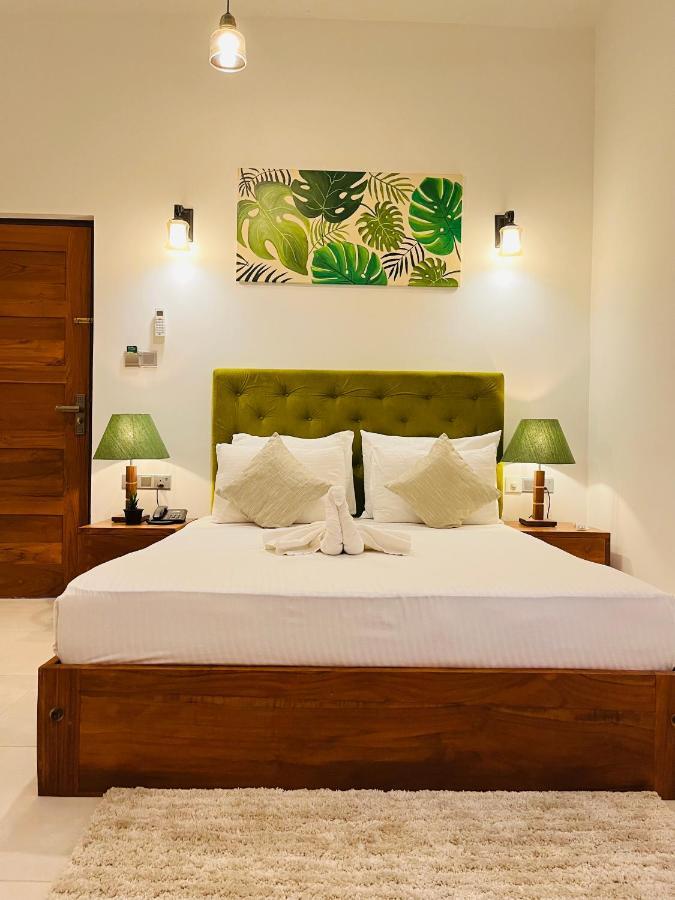 J Leaf Hotel By Blue Bird Negombo Ngoại thất bức ảnh
