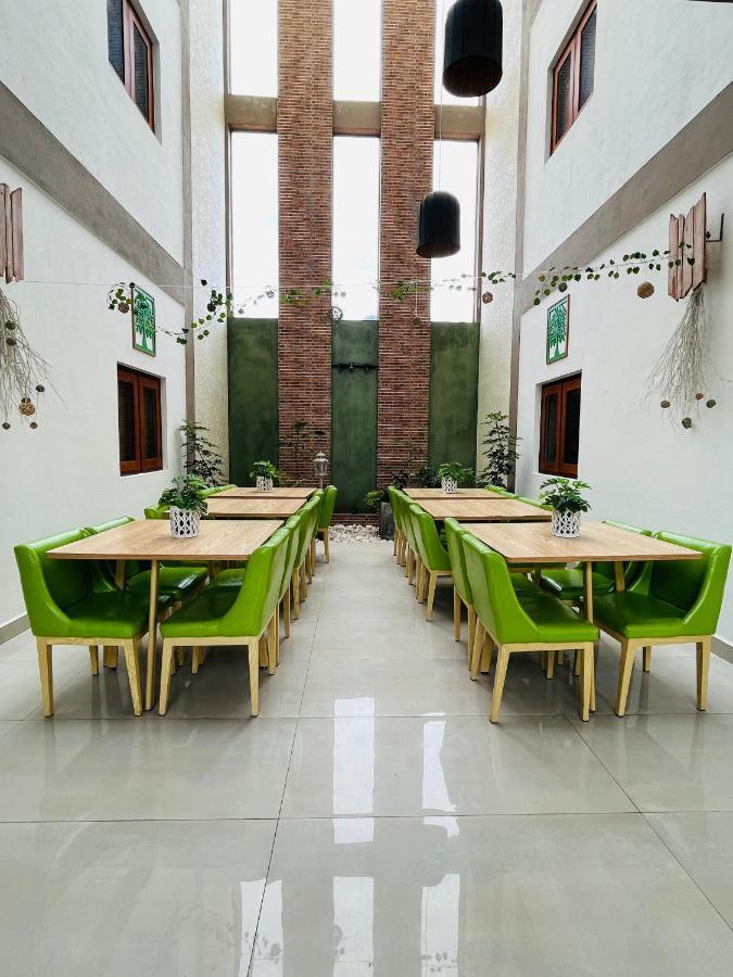 J Leaf Hotel By Blue Bird Negombo Ngoại thất bức ảnh