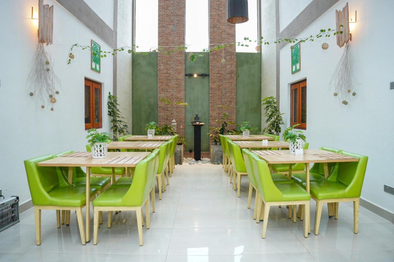 J Leaf Hotel By Blue Bird Negombo Ngoại thất bức ảnh