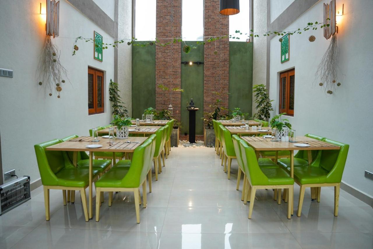 J Leaf Hotel By Blue Bird Negombo Ngoại thất bức ảnh