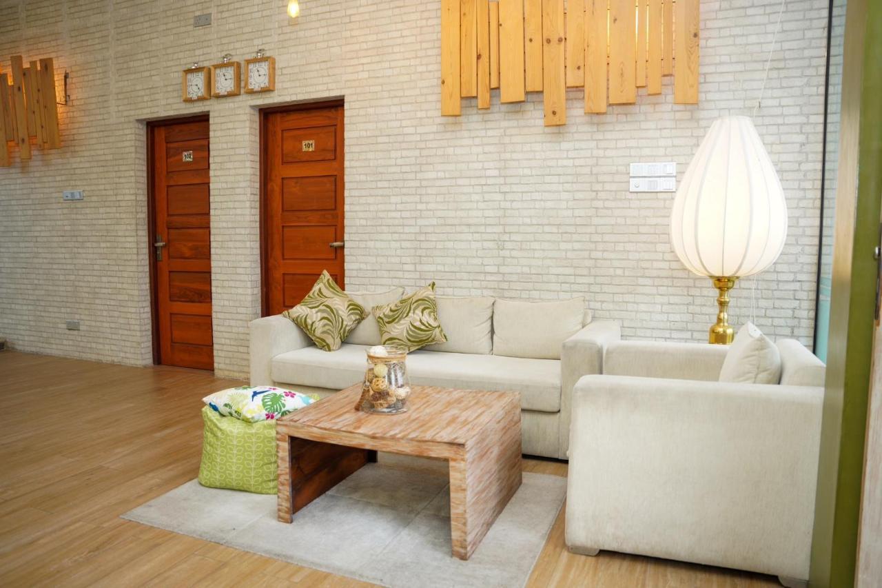 J Leaf Hotel By Blue Bird Negombo Ngoại thất bức ảnh