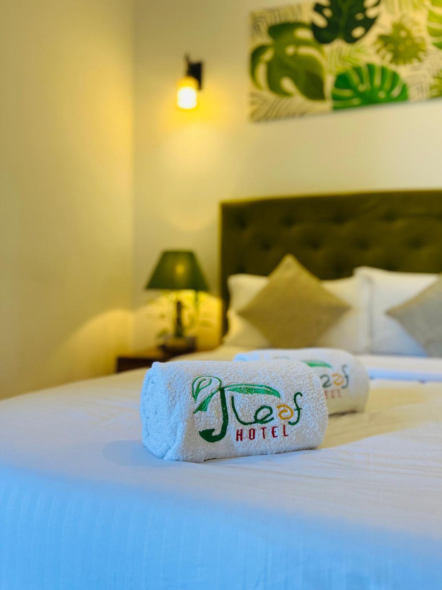J Leaf Hotel By Blue Bird Negombo Ngoại thất bức ảnh