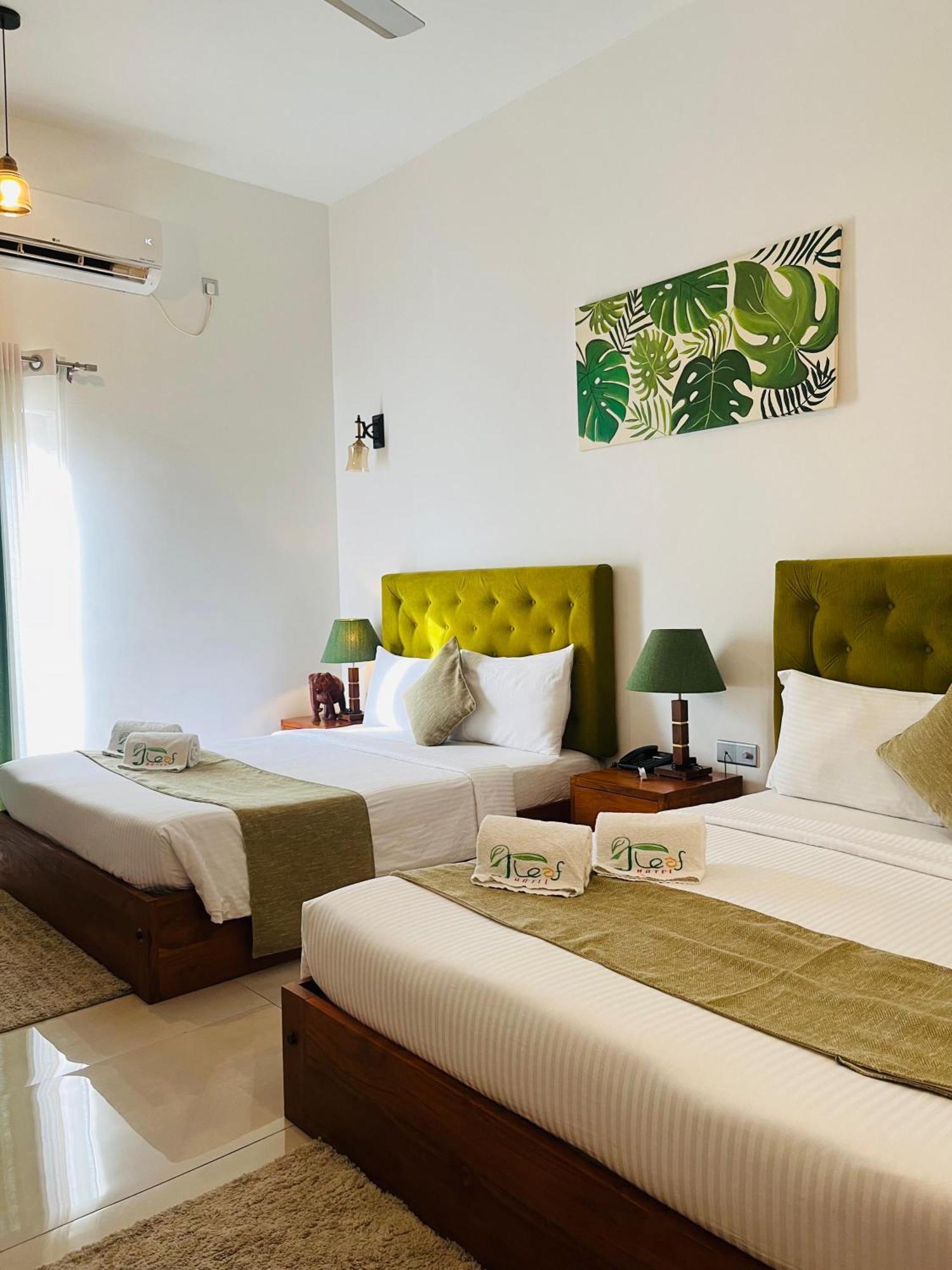 J Leaf Hotel By Blue Bird Negombo Ngoại thất bức ảnh