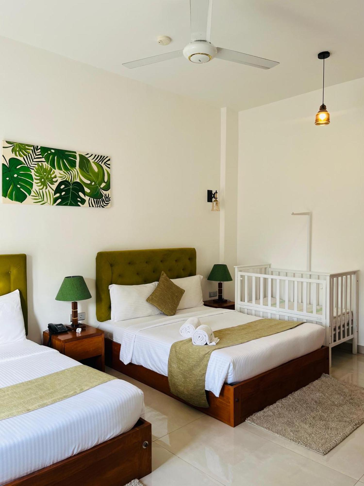 J Leaf Hotel By Blue Bird Negombo Ngoại thất bức ảnh