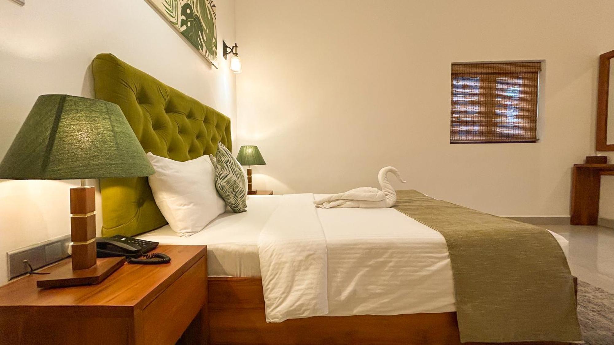 J Leaf Hotel By Blue Bird Negombo Ngoại thất bức ảnh