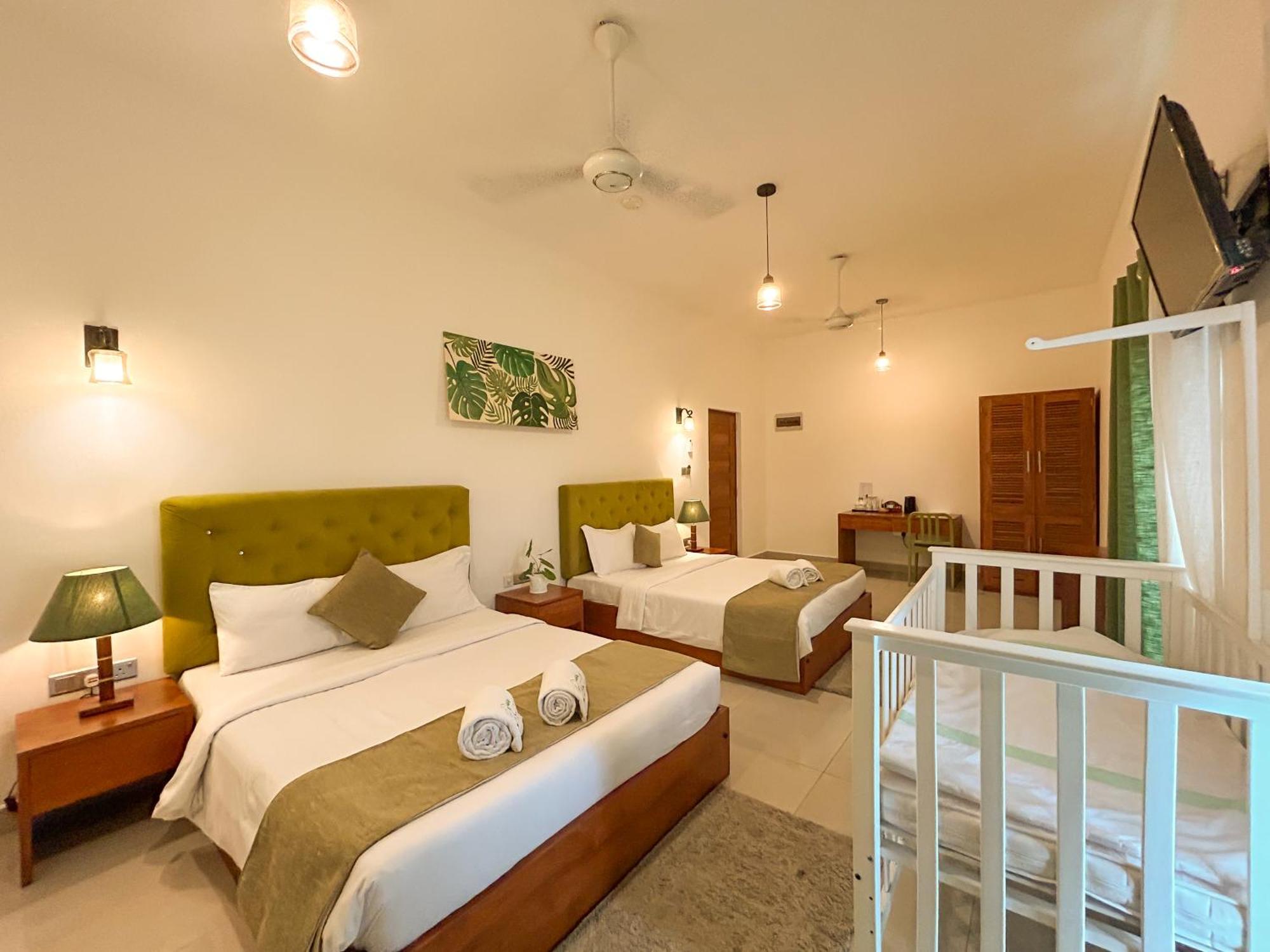 J Leaf Hotel By Blue Bird Negombo Ngoại thất bức ảnh