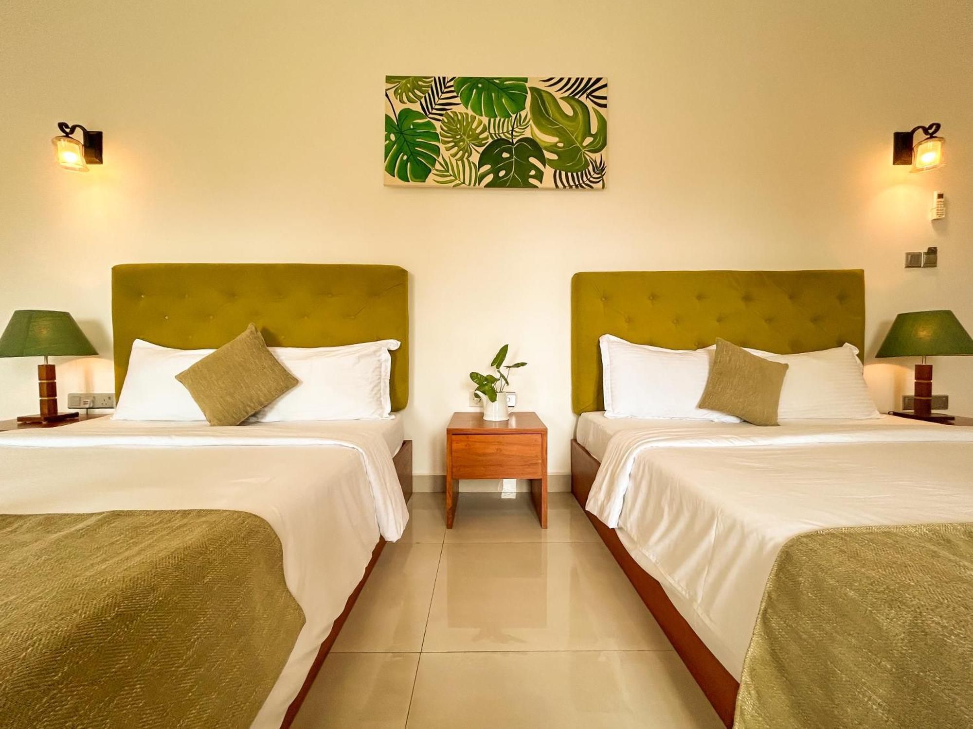 J Leaf Hotel By Blue Bird Negombo Ngoại thất bức ảnh