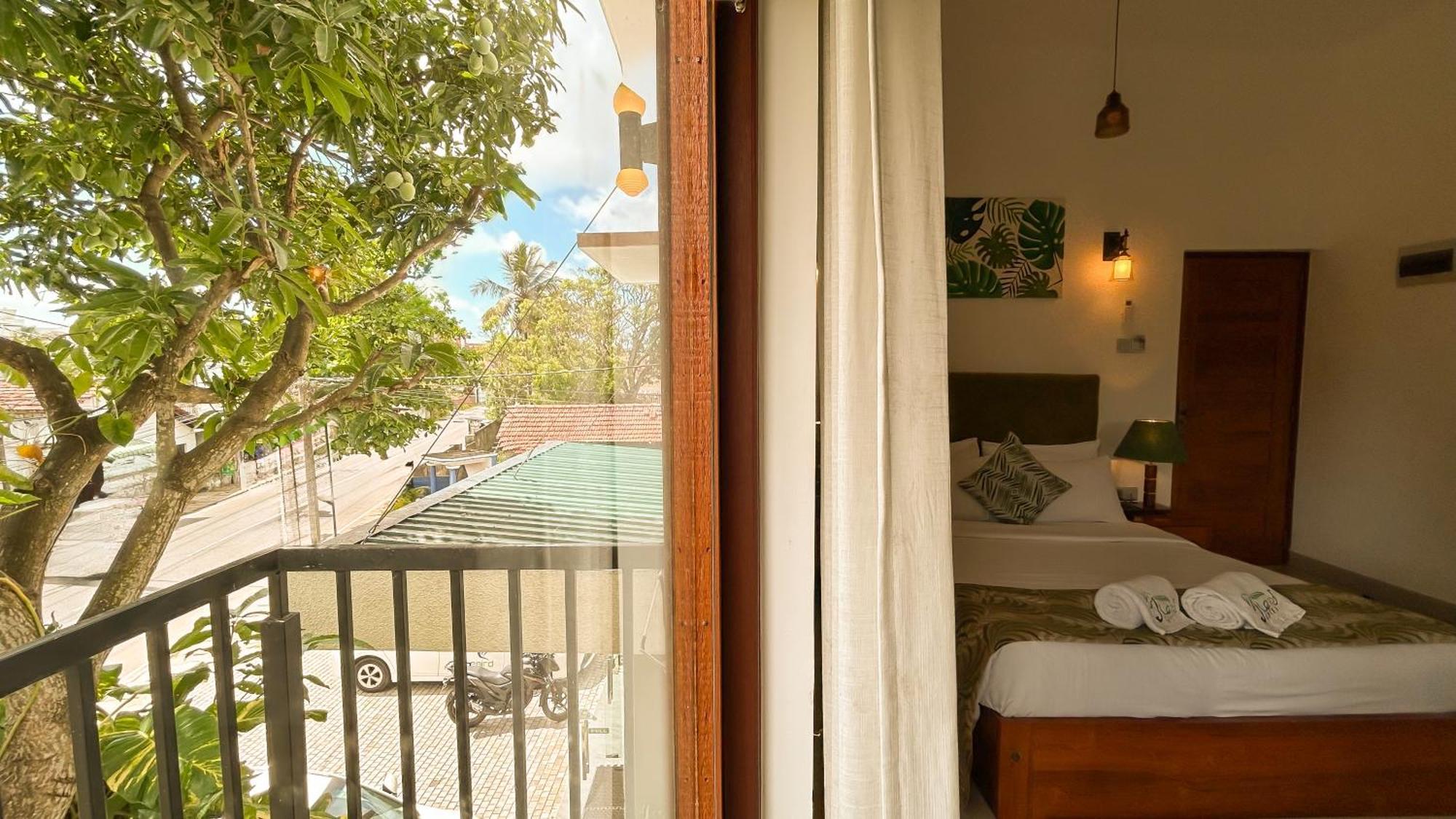 J Leaf Hotel By Blue Bird Negombo Ngoại thất bức ảnh
