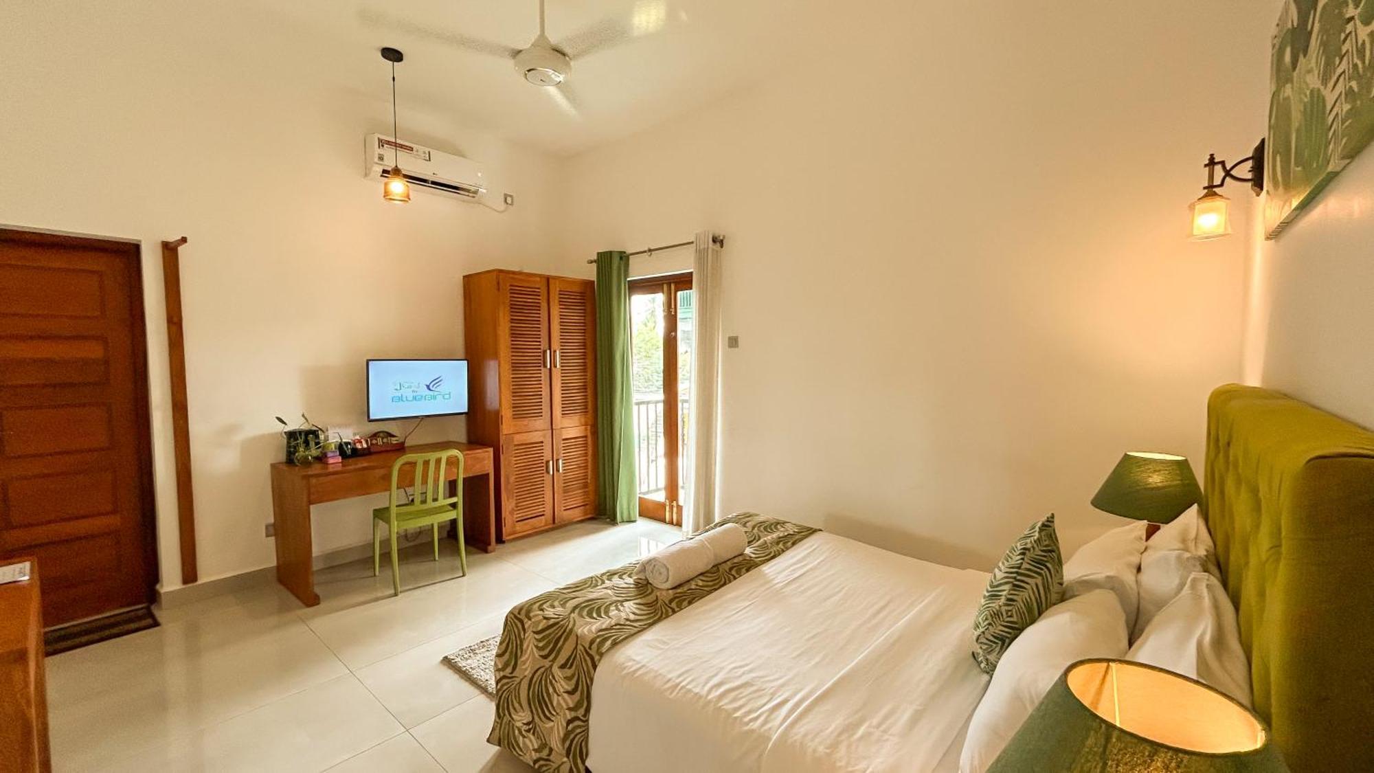 J Leaf Hotel By Blue Bird Negombo Ngoại thất bức ảnh