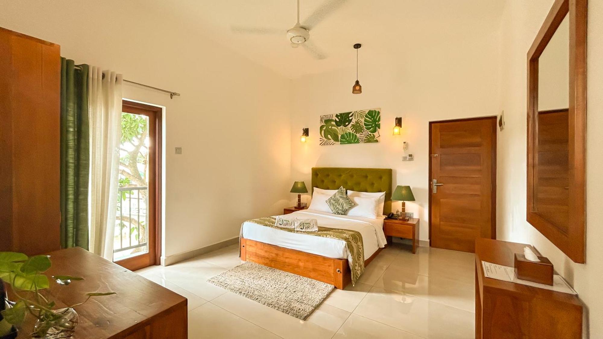 J Leaf Hotel By Blue Bird Negombo Ngoại thất bức ảnh