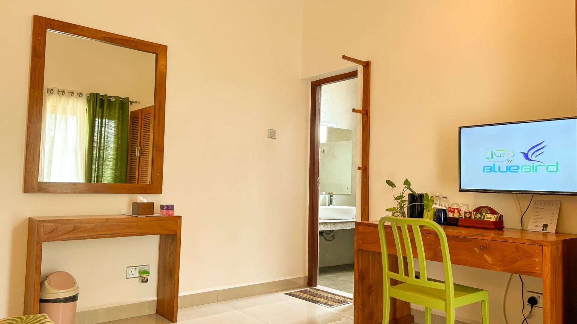 J Leaf Hotel By Blue Bird Negombo Ngoại thất bức ảnh